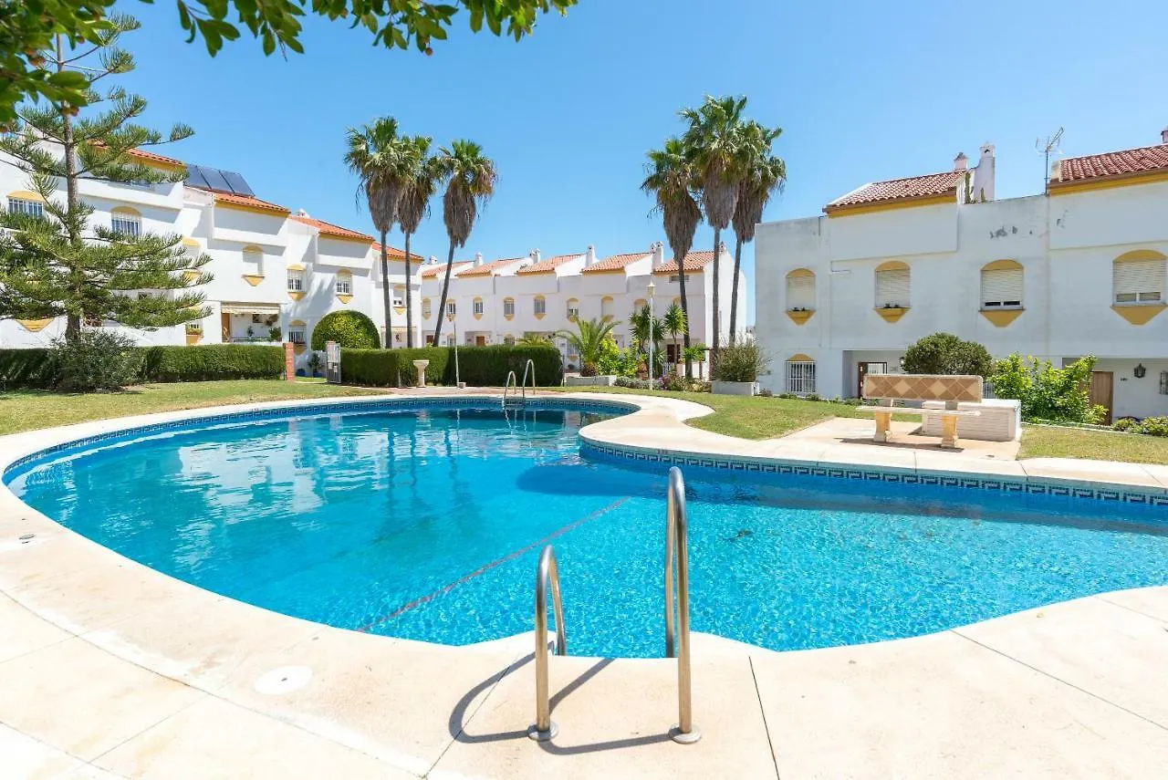 Tatil Evi Benalmadena: Adosado Con Piscina Y Jardin Villa